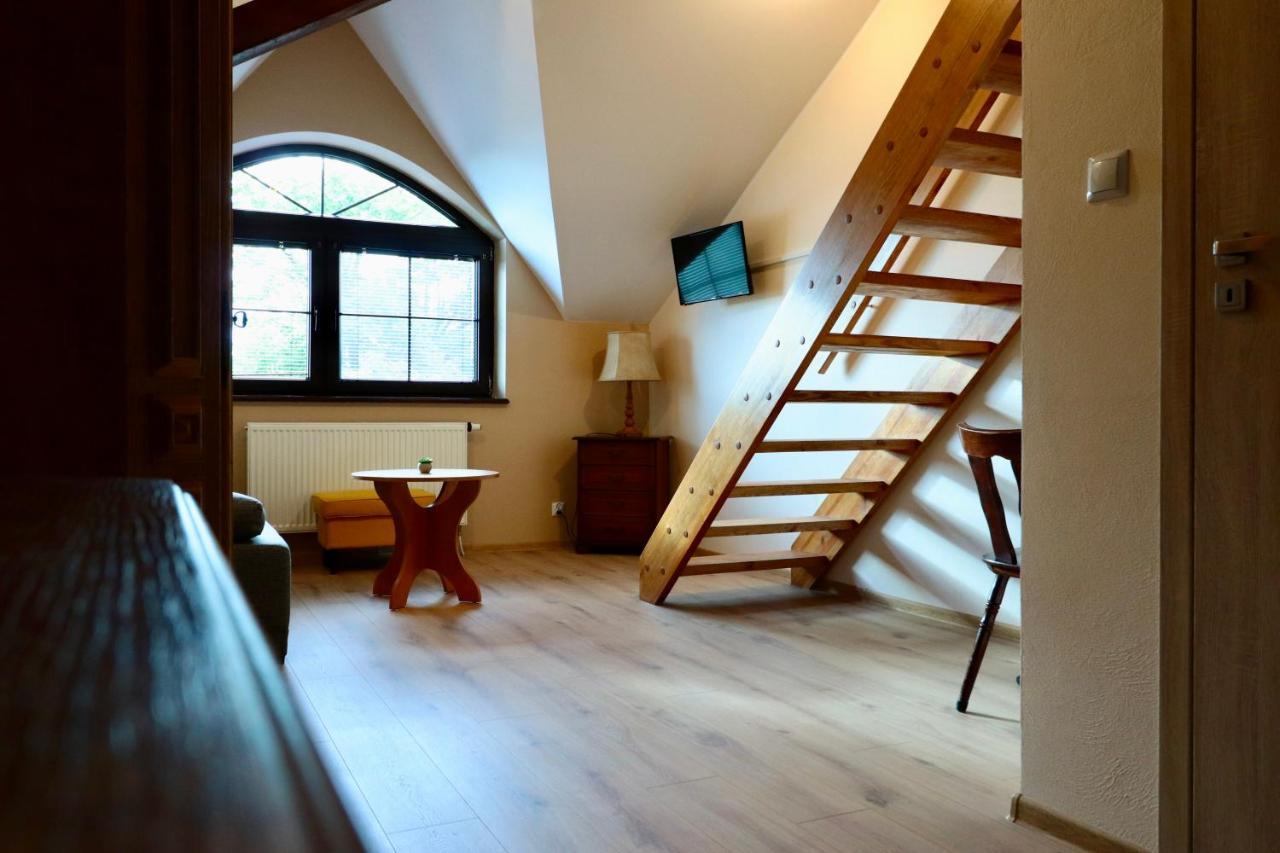 Karczma Pod Jesionem Hotel Brdow Ngoại thất bức ảnh