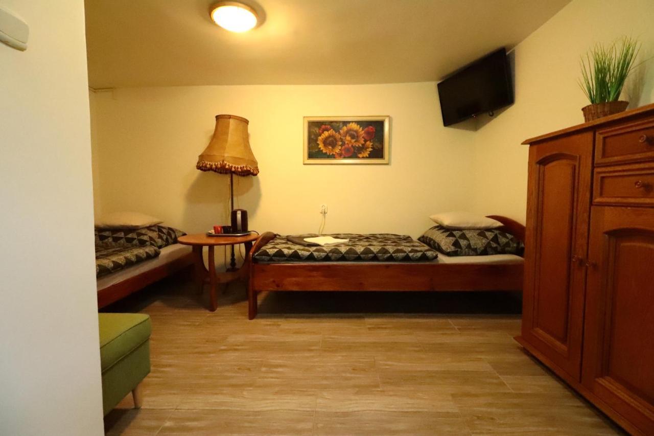 Karczma Pod Jesionem Hotel Brdow Ngoại thất bức ảnh